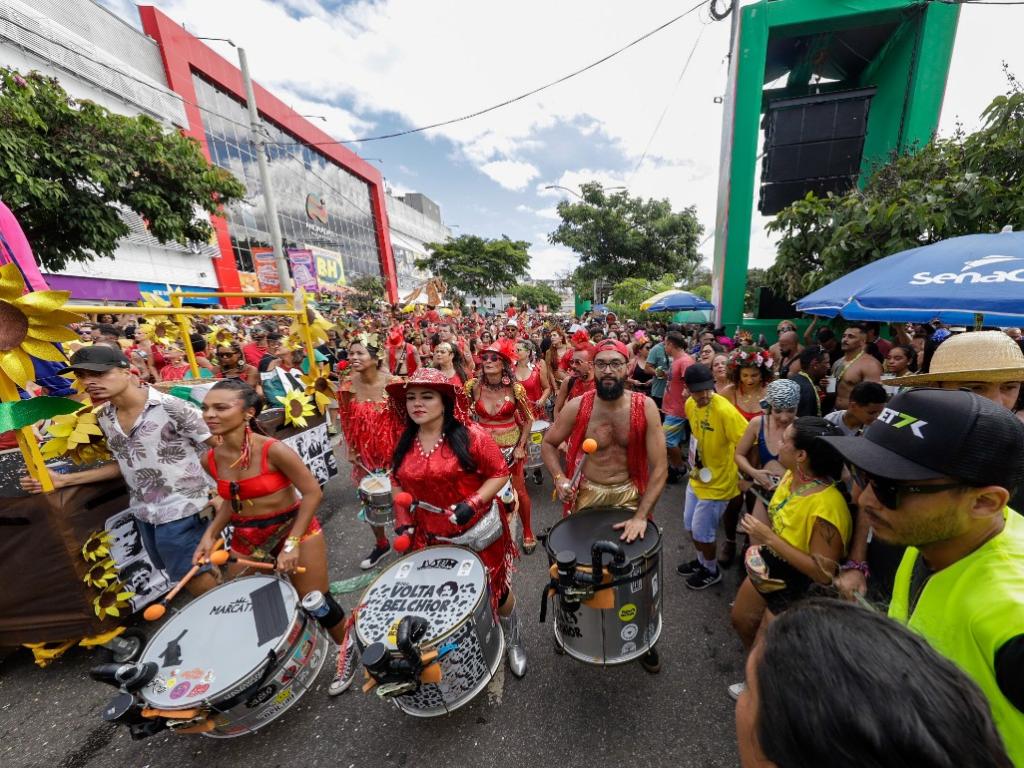 Com crescimento no fluxo de pessoas e iniciativas como sonorização de blocos, estado se firma como um dos principais destinos do país para a folia