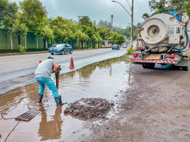 Avenida  Kiyoshi Tsunawaki, entre o Cariru e o HMC