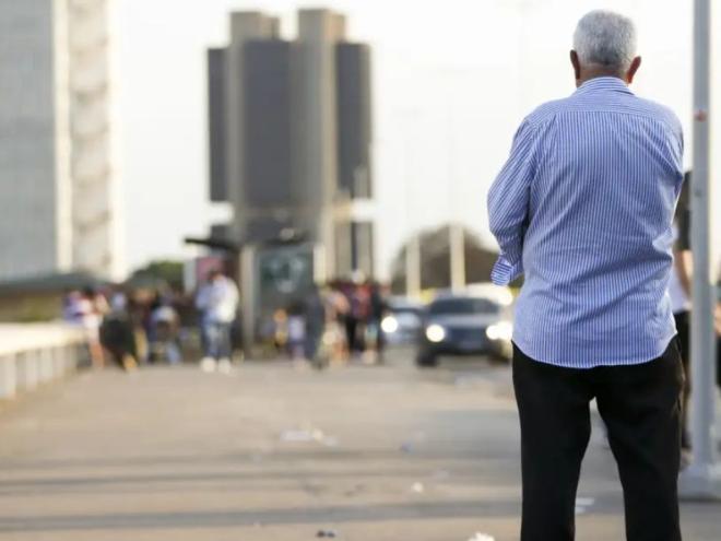 Inocência, carência e desconhecimento de tecnologias podem ser alguns dos principais fatores que levam idosos a serem vítimas de estelionato
