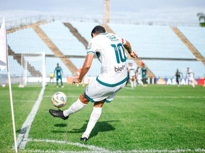 Capitão da equipe, Gerson Magrão saiu de campo abatido