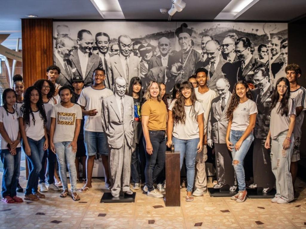 Atividade inclui educação patrimonial e visita ao Centro de Memória Usiminas: imersão de jovens na história