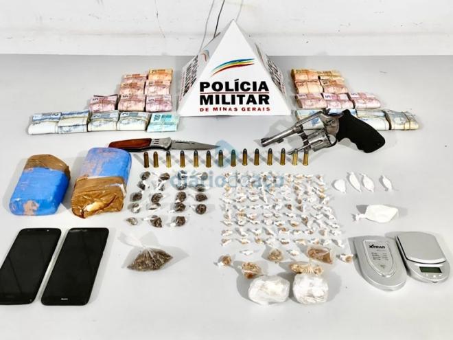 Todo o material ilícito encontrado na casa do mototaxista preso na noite de terça-feira
