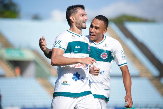  Ézio Matos abriu o marcador, aos 6 minutos da etapa inicial 