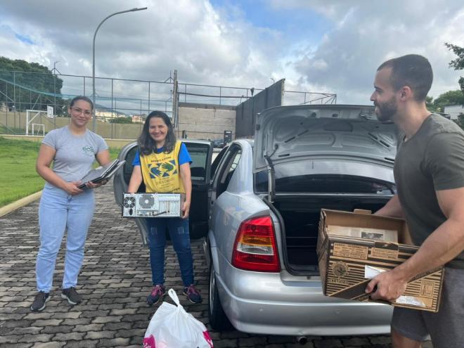 Os fundadores da iniciativa precisam do auxílio de empresários para levar os vidros recolhidos até a Ascati