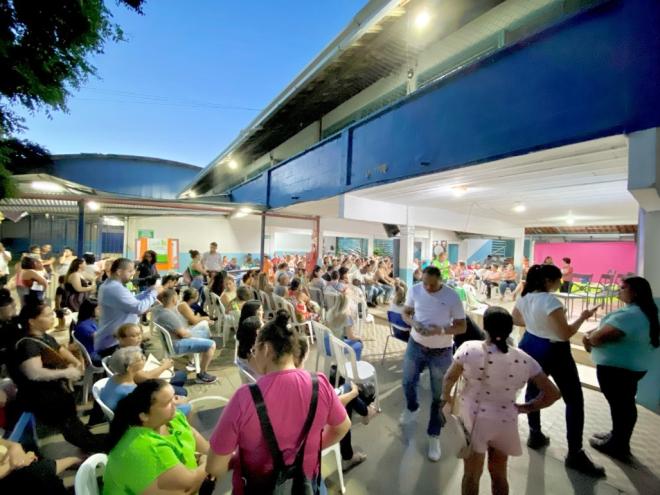 Encontros de pré-morar, dirigidos a 496 contemplados com apartamentos, foram realizados na Escola Municipal Paulo Freire, no Parque das Águas 