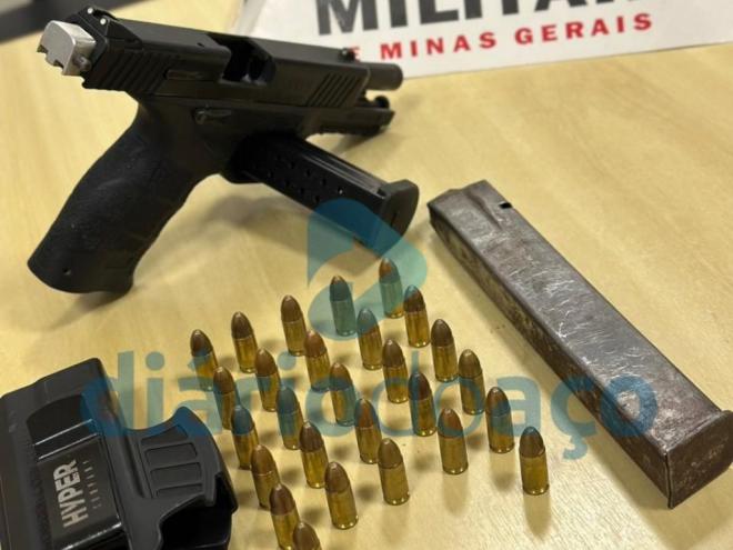 Nas imagens do crime o autor usava uma pistola na cor preta, semelhante a apreendida