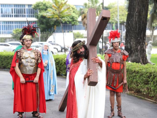 A Paixão de Cristo estreia novo percurso da Praça da Liberdade até a Igreja da Boa Viagem