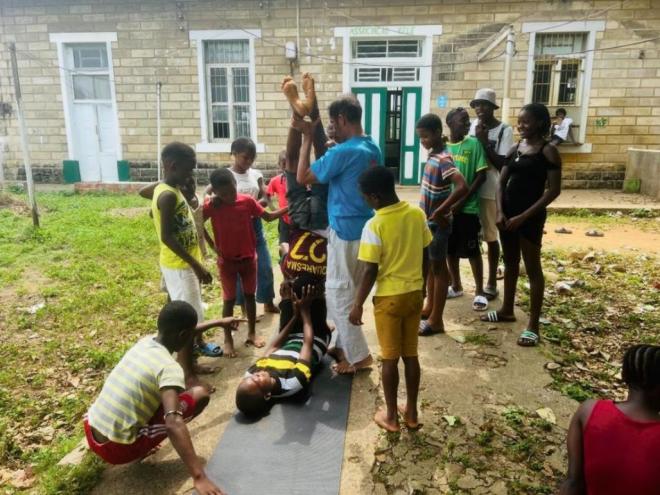 Em fevereiro a companhia fez atividades na África 