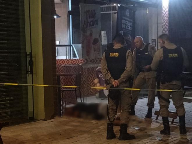 Samu esteve no local, socorreu a vítima e levou o homem para o hospital 