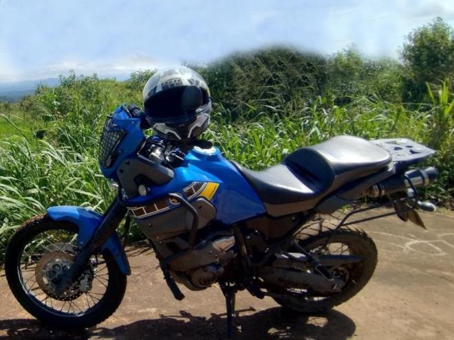 No roubo em Revés, marginaius usaram essa moto Yamaha XT660 de cor azul, placa OGS-5F83, de Ipatinga, roubada na Ilha do Rio Doce dia 27 de março