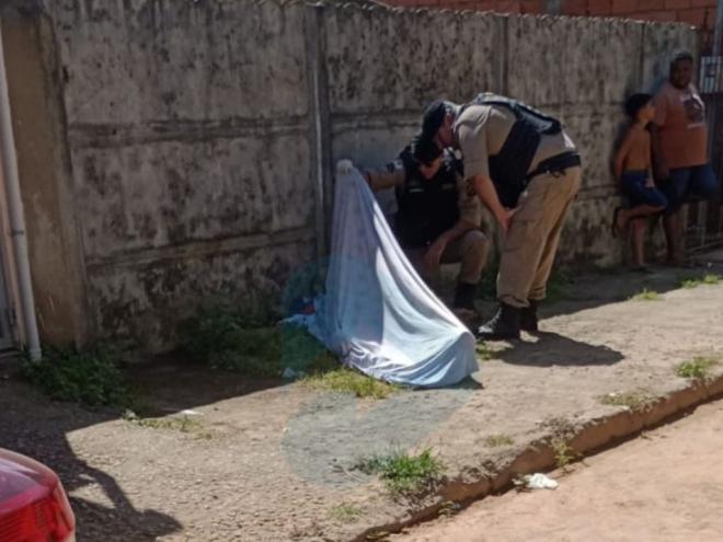 Vítima veio a óbito no local do crime