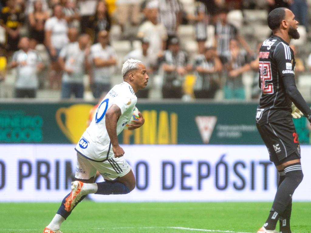 Cruzeiro mantém vantagem e pode empatar no jogo de volta