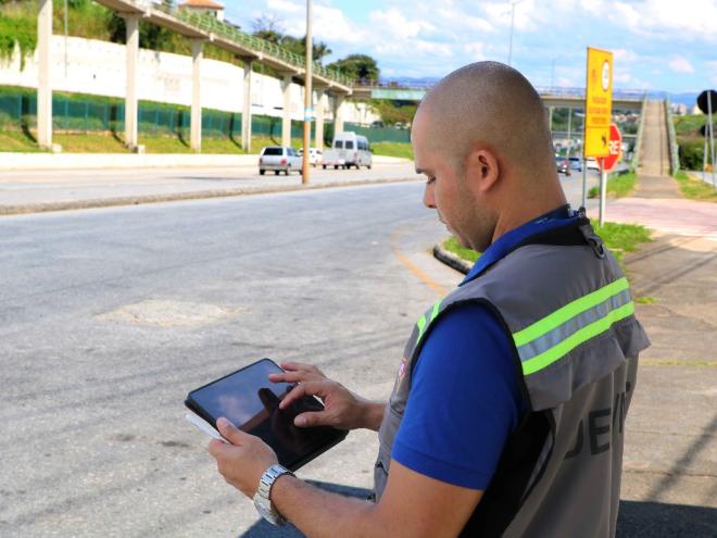 Antes de iniciar a viagem, motorista vai poder verificar possíveis ocorrências no trajeto que vai percorrer, além de fotos do local 