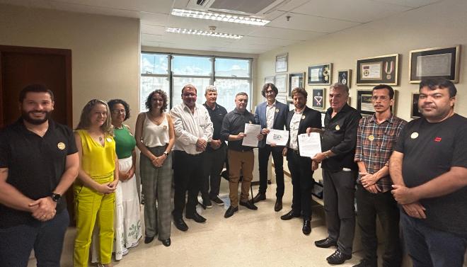 Deputado propôs a representantes da Vale a instalação de um vagão destinado ao transporte de ciclistas e suas bicicletas no trem que conecta Belo Horizonte a Vitória