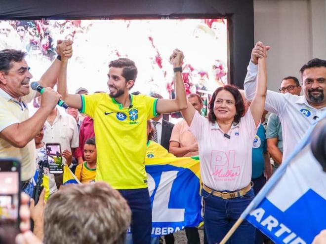 O presidente estadual do PL, Domingos Sávio; prefeito de Ipatinga e pré-candidato à reeleição, Gustavo Nunes; presidente do diretório municipal, Rosângela Reis; e presidente da Câmara de Ipatinga, Ley do Trânsito