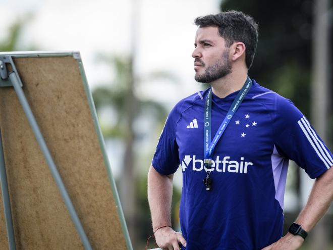 O treinador não vai mais comandar a Raposa