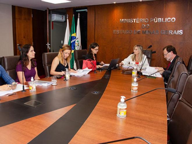 Entre as iniciativas contempladas estão a estruturação do Serviço de Inspeção Municipal (SIM) em diferentes regiões de Minas, por meio de Consórcios Intermunicipais. O SIM é uma certificação que assegura a qualidade de produtos alimentícios de origem animal, como queijo, mel, embutidos.