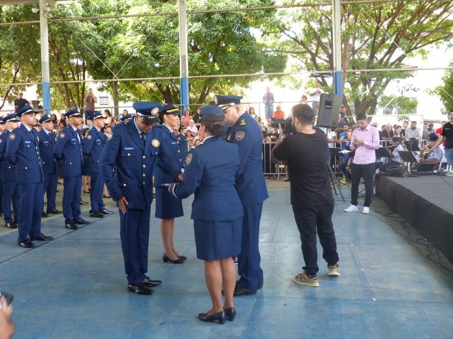Alunos destaques são homenageados durante a formatura