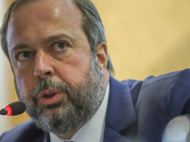 Silveira defende renovação das concessões para garantir investimentos