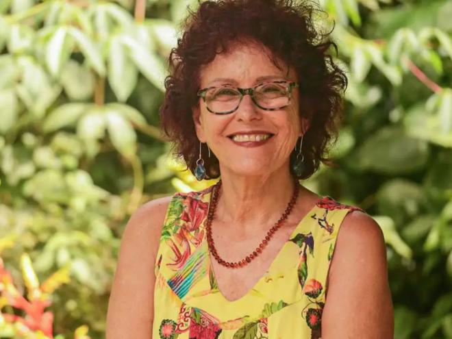 Escritora Roseana Murray foi atacada por 3 cães da raça há uma semana