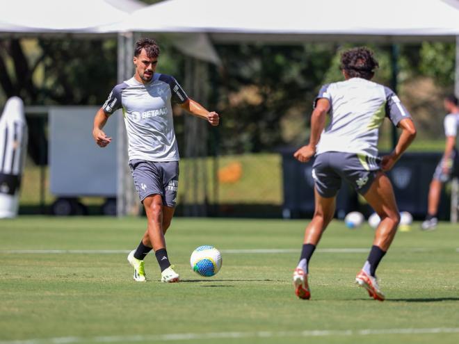 Igor Gomes deve novamente entrar como titular na partida desta quarta-feira