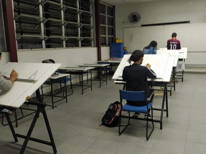 Suspensão do calendário garante reposição de aulas para os alunos após a greve
