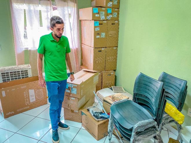 A instalação, iniciada no CRAS V, visa melhorar o conforto dos usuários e funcionários da Secretaria Municipal de Assistência Social 