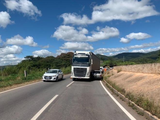 Trecho da 381 em Caeté é marcado por acidentes diários e um dos entraves para que empresas privadas assumam a concessão é a invasão às margens do trecho rodoviário