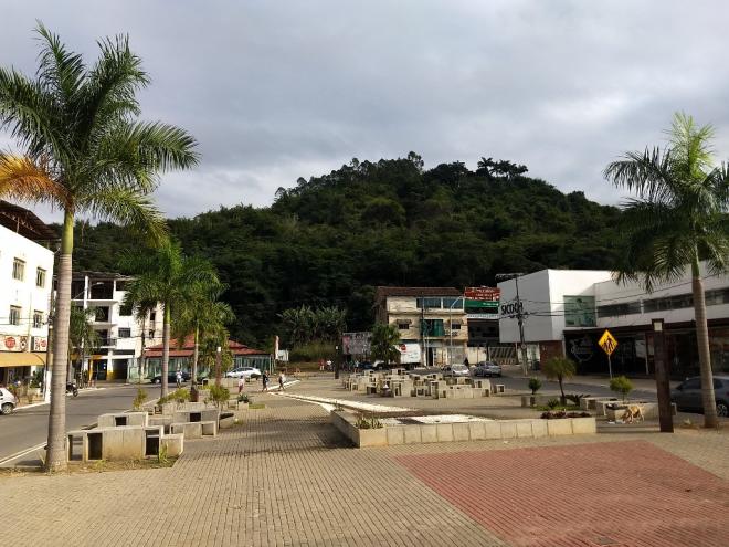Aos 32 anos, Santana do Paraíso tem população de 44.800 pessoas, conforme dados atuais do IBGE e uma densidade demográfica de 162,28 habitantes por quilômetro quadrado. A soma das riquezas produzidas (PIB) per capita é estimada em R$ 20.818,42 e o IDH é de 0,685