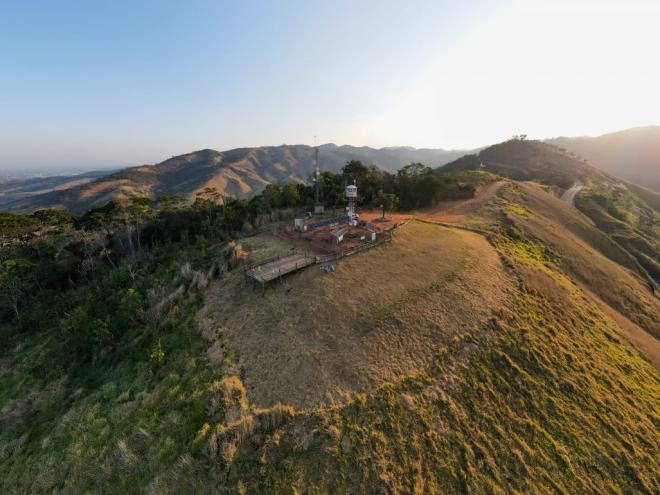 Santana do Paraíso tem se tornado referência no Voo Livre na região, em função da rampa localizada a aproximadamente 900 metros de altitude, no alto da Serra da Viúva
