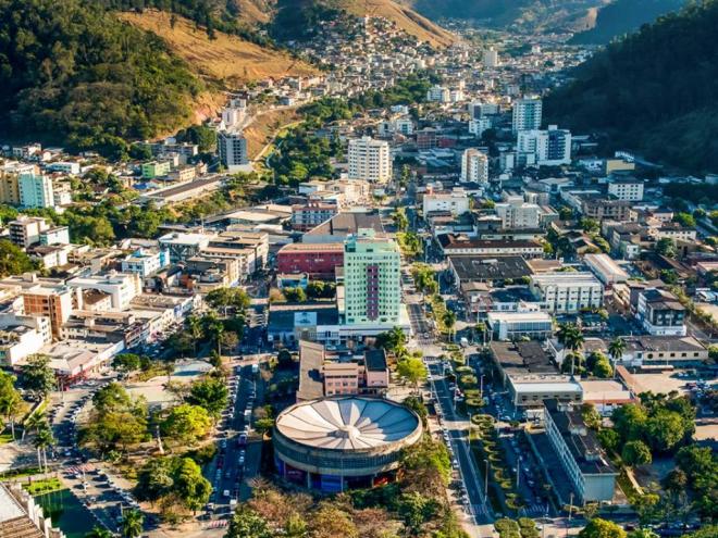 O município é conhecido nacionalmente como ''capital do inox'', devido ao aço especial produzido pela siderúrgica local