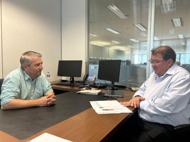 Anderson Tavares, diretor de Construção do DER, recebeu o deputado estadual Celinho Sintrocel para tratar sobre o projeto do contorno