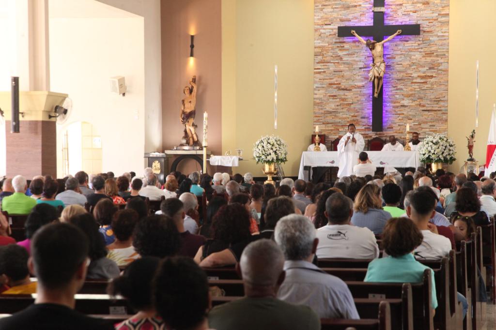Dia do aniversário começou com missa na Igreja de São Sebastião