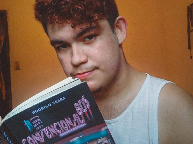 O ipatinguense Rodrigo Seara e o seu livro de contos