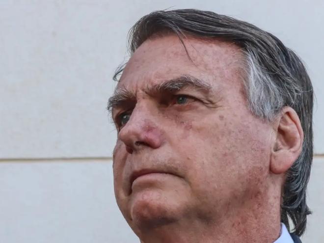 Ex-presidente estava internado em um hospital de Manaus