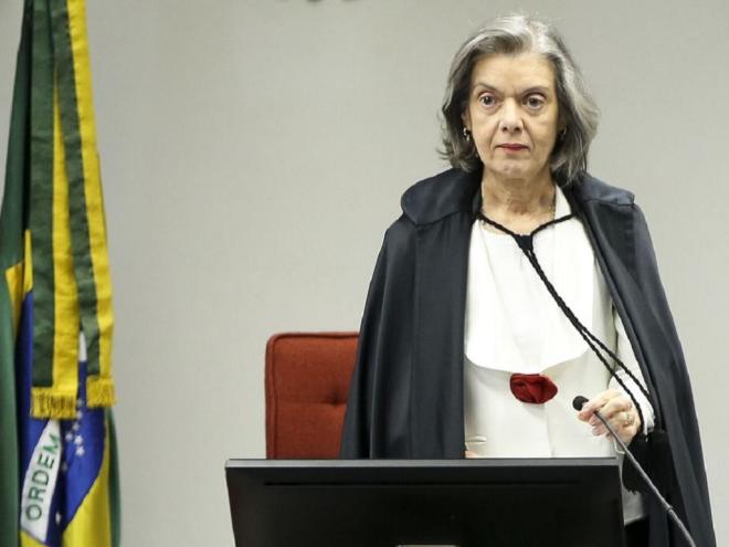 A mineira Carmen Lúcia estará à frente da Justiça Eleitoral nas eleições municipais deste ano e já manifestou o foco na luta contra notícias falsas e responsabilização das redes sociais na disseminação de desinformação