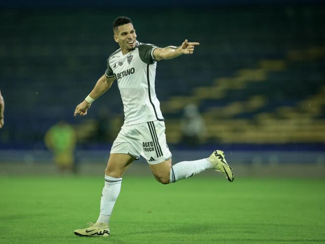 Atacante Paulinho fez o gol que garantiu o 100% de aproveitamento do Galo
