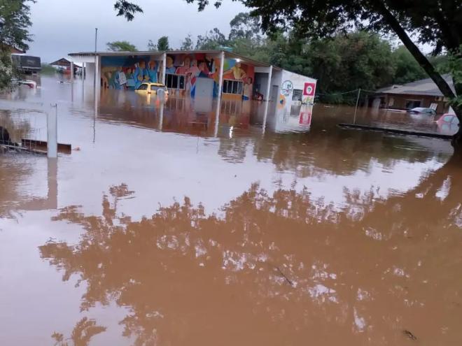 Prioridade do órgão é resgatar quem permanece ilhado