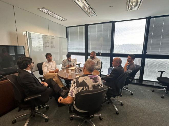 Anúncio foi feito após reunião com secretário de Estado de saúde