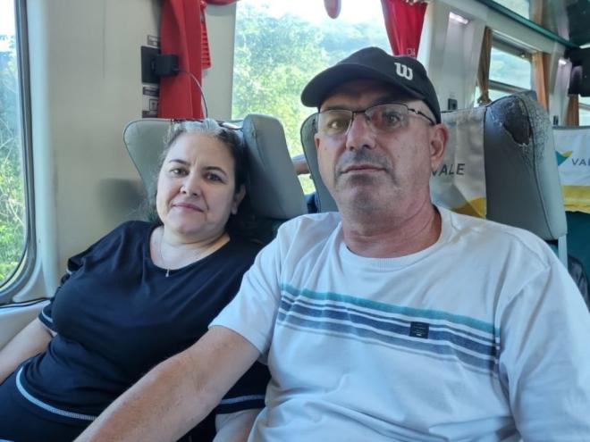 Fernando e Raquel Provatti fizeram a viagem exclusivamente para conhecer o trem de passageiros e a EFVM