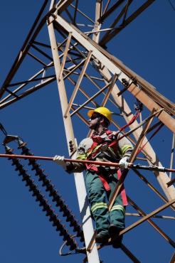Corte de energia será necessário para a substituição de postes e cabos de baixa e média tensão