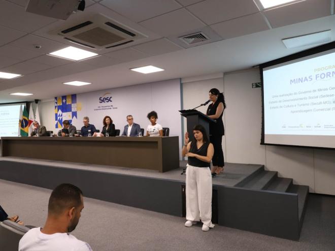 Iniciativa pioneira busca oferecer cursos gratuitos de formação profissional a pessoas em situação de vulnerabilidade social