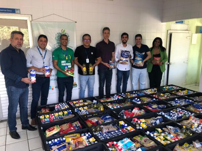 Uma tonelada e meia de alimentos foi entregue ao Banco de Alimentos Gemina Alves Linhares 