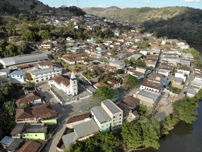 Igreja Matriz de Nossa Senhora de Nazaré, construída pelo bandeirante Antônio Dias de Oliveira