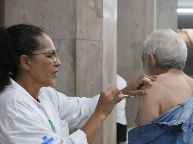 Proposta é imunizar pelo menos 70 milhões de pessoas