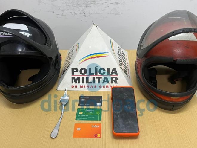 Após rastreamento a polícia localizou os autores com os objetos roubados