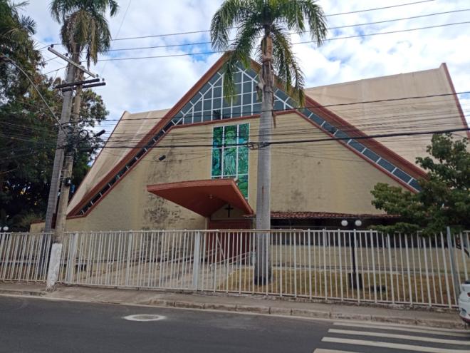 Projeto de reforma prevê alterações no formato do atual telhado da igreja