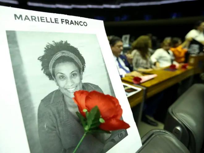 A vereadora Marielle Franco e o motorista Anderson Gomes foram mortos na noite de 14 de março de 2018, no Centro do Rio de Janeiro. O carro em que viajavam foi seguido desde a Lapa, onde Marielle participou de um debate