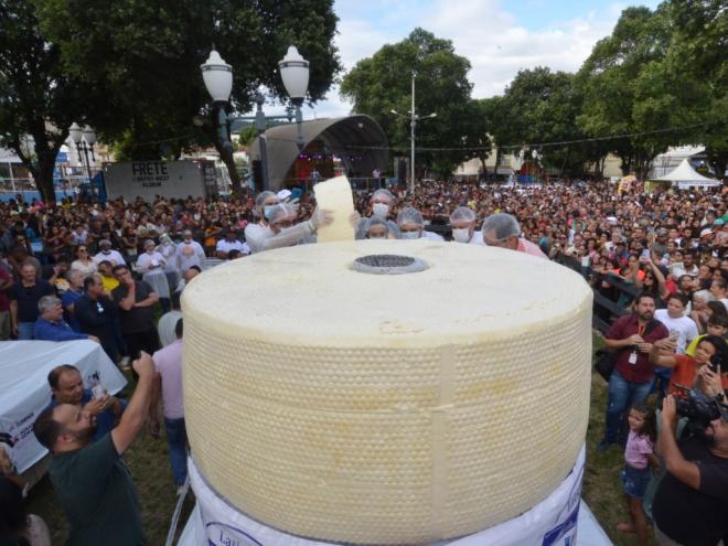 A marca de 2.870 quilos foi alcançada durante a realização da 14ª Festa do Queijo 