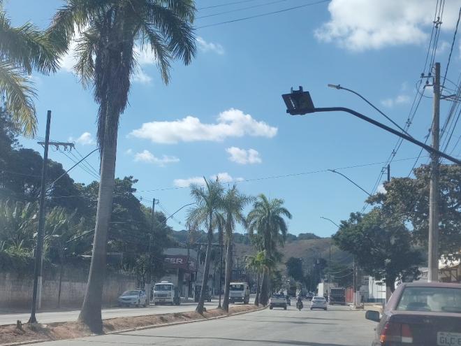 Um dos pontos que ganhará sinalização semafórica fica próximo à entrada do bairro Pomar